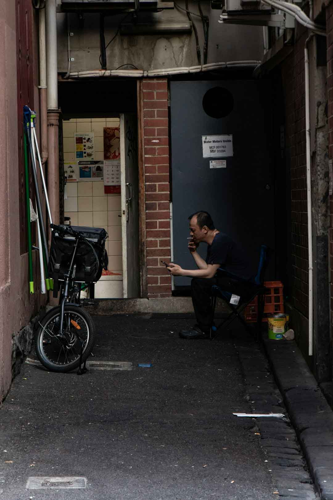 Inspecting a bicycle seat post
