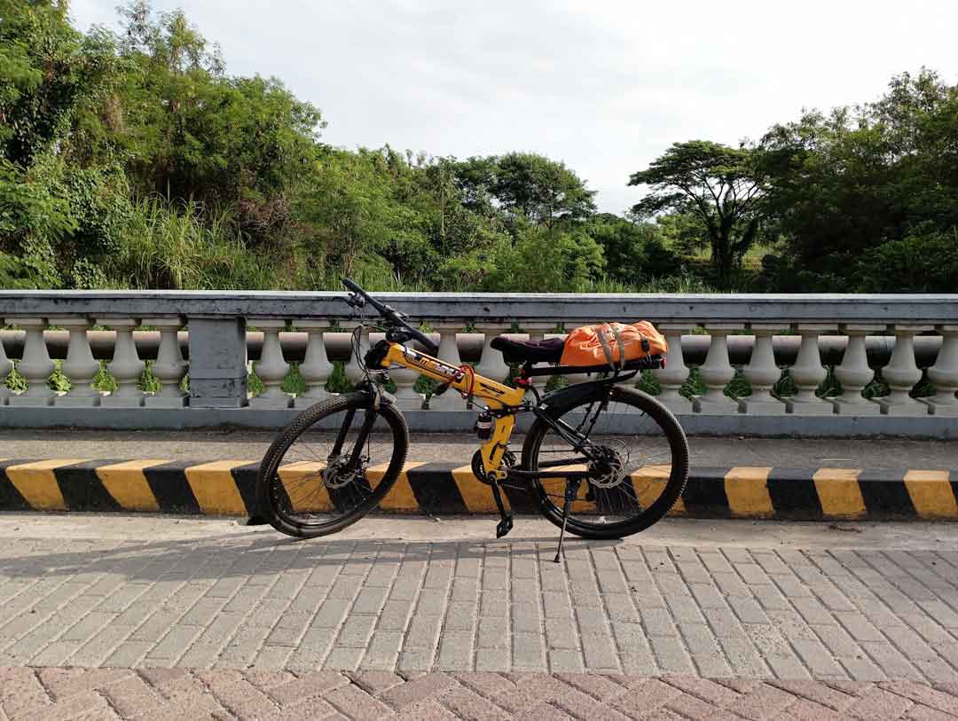 Steel road bike with carbon forks and seat post