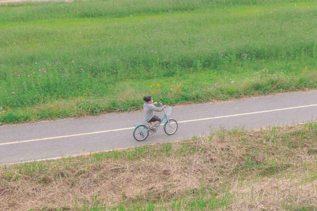 Cyclist enjoying a long ride on a Titanrahmen bike