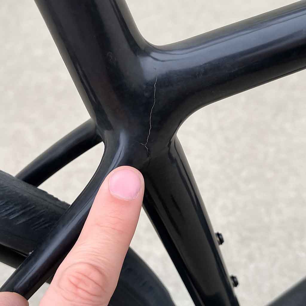 Crack detection in carbon frame