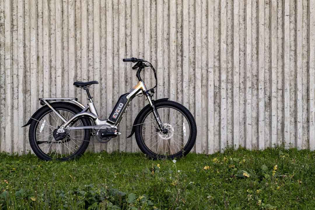 Comparison of carbon and aluminum bike frames